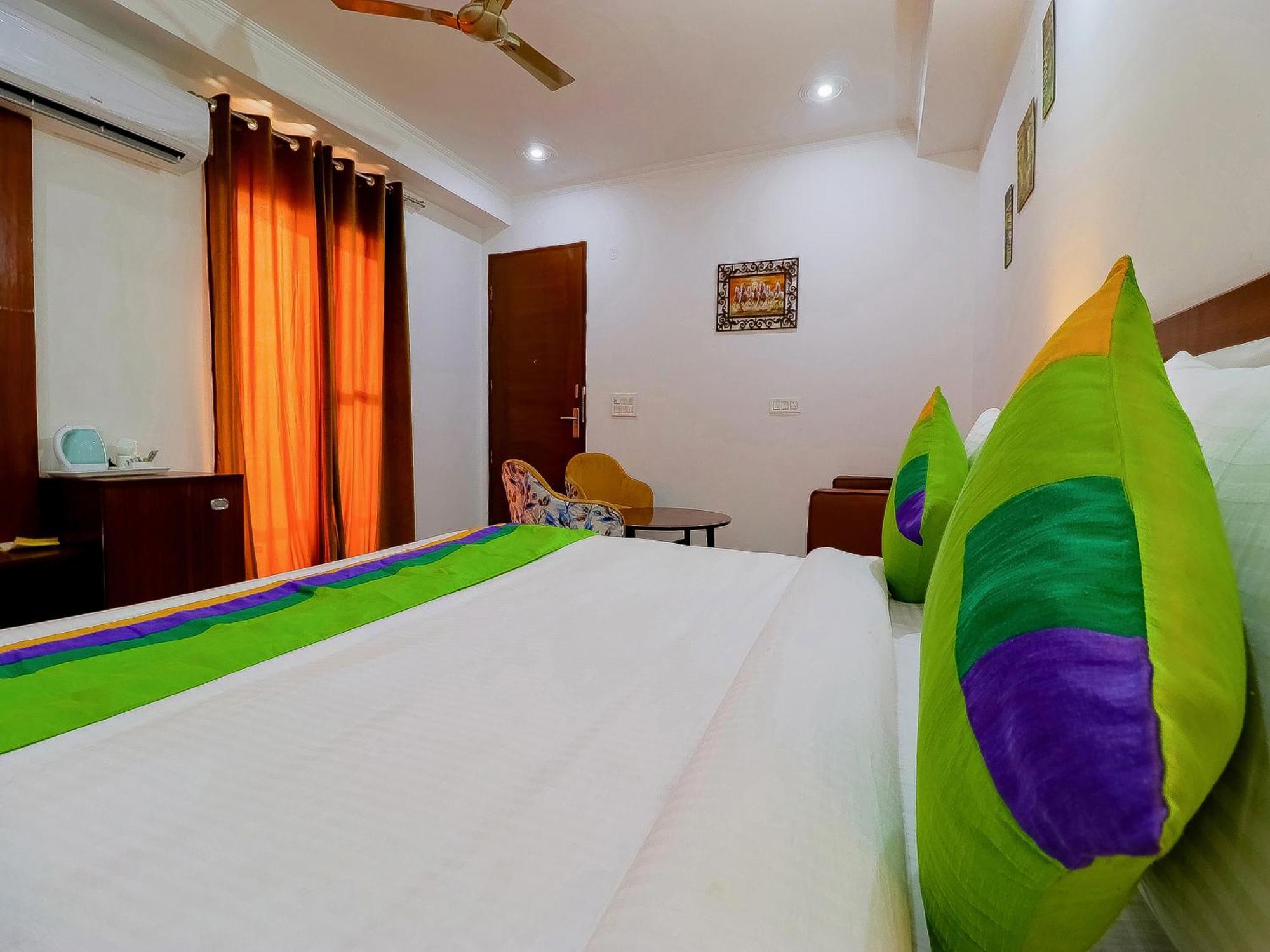 Treebo Rejoice 52 - 3Km From Huda City Metro Station Badshahpur Exterior foto