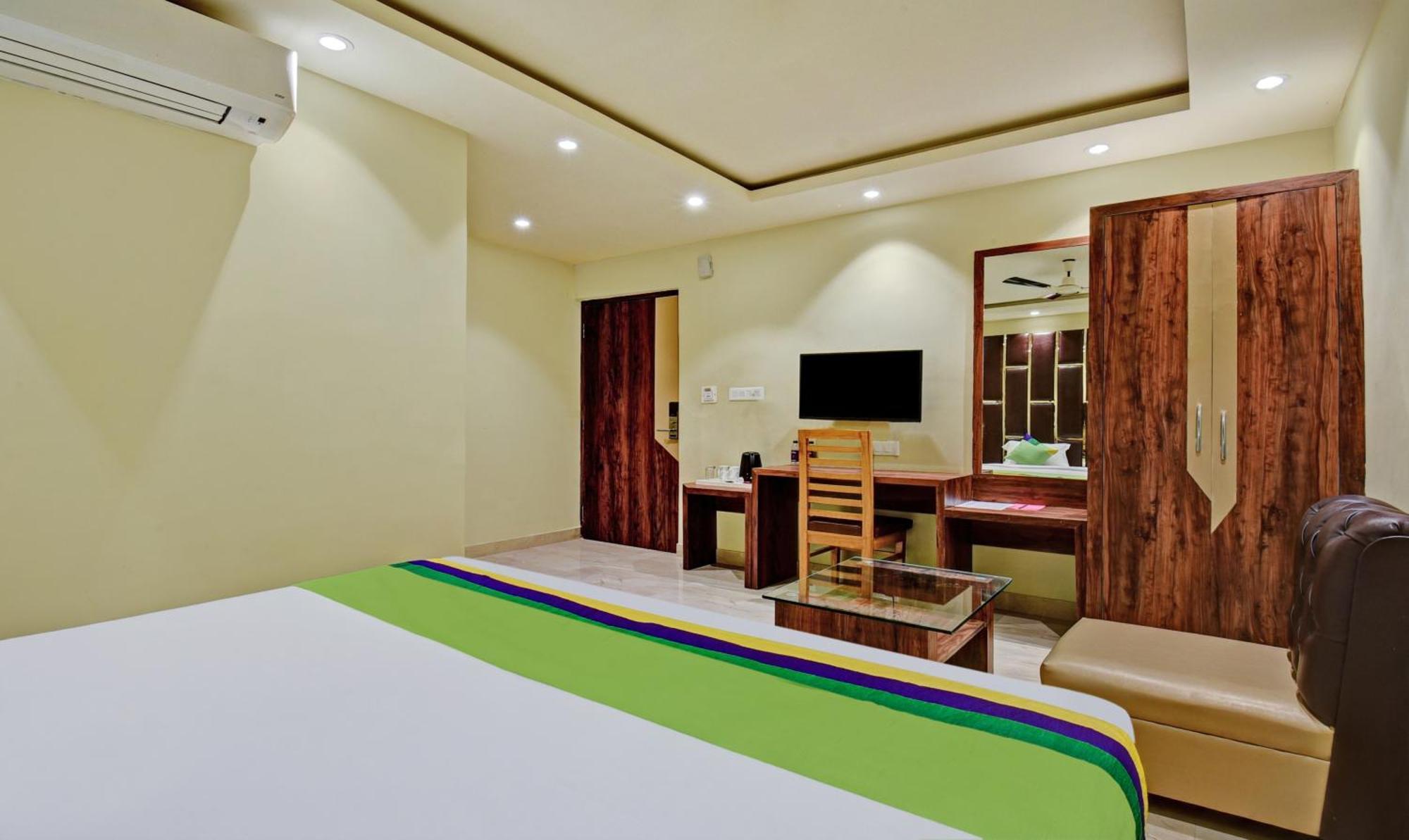 Treebo Rejoice 52 - 3Km From Huda City Metro Station Badshahpur Exterior foto